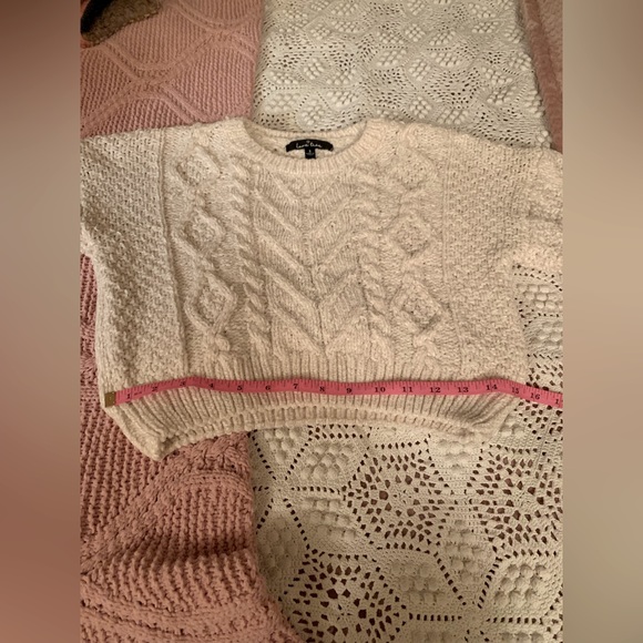 Sweater - Picture 13 of 13